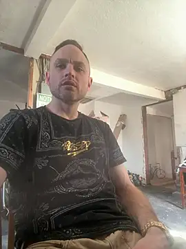 famous1tad online show from April 16, 10:23 pm