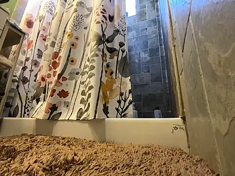 xxxenzo1 online show from February 23, 7:36 pm