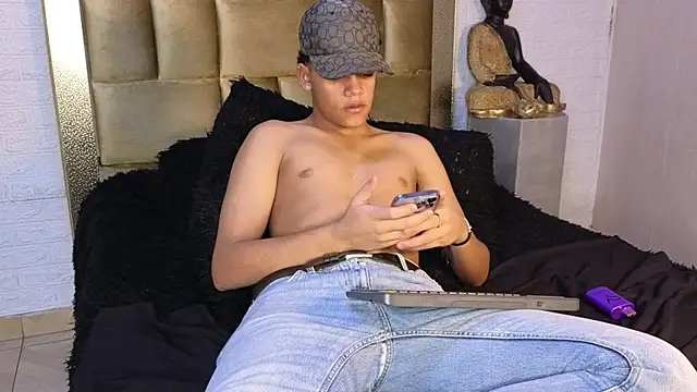 Isaac Collins  online show from January 6, 2:15 am