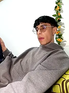 2 milo verus 4 online show from January 10, 6:18 am