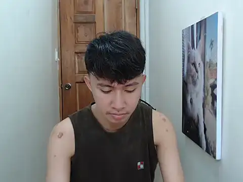 asiantwink0000 online show from December 16, 5:03 am