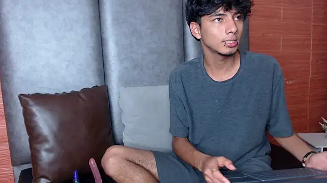 TAYLERWOLF online show from December 2, 5:10 am