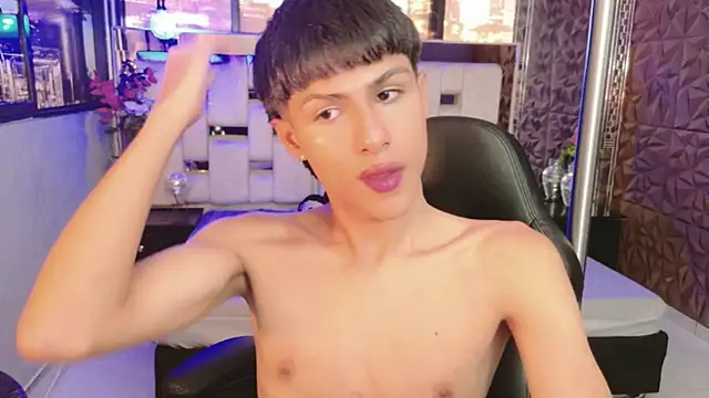 StormLuxX online show from December 17, 1:07 pm