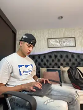 Lander Cruz online show from July 13, 5:37 pm