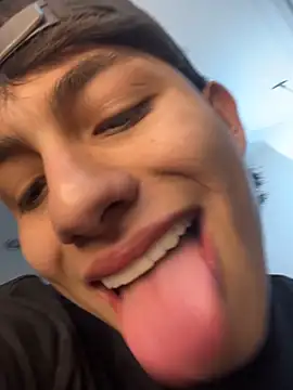 Lander Cruz online show from December 22, 10:07 pm