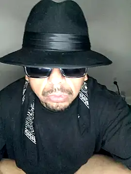  papi G  online show from August 6, 10:10 am