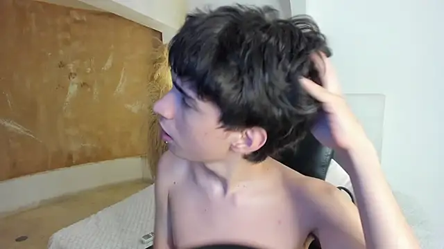 CONNOR STONNE  online show from April 21, 10:54 am