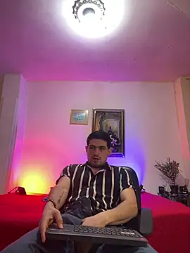 williamsmiiths16 online show from March 13, 11:51 am