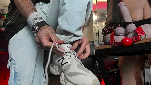 AlecBanne online show from April 11, 12:51 am