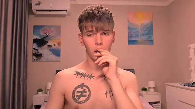 Fredd Xanders online show from December 13, 8:15 pm