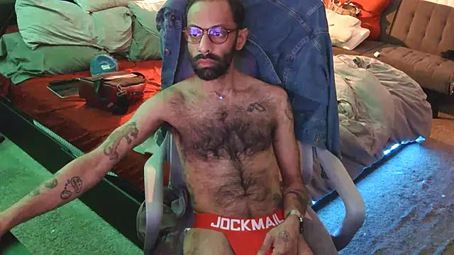 LilBrownPKB online show from December 19, 8:33 am