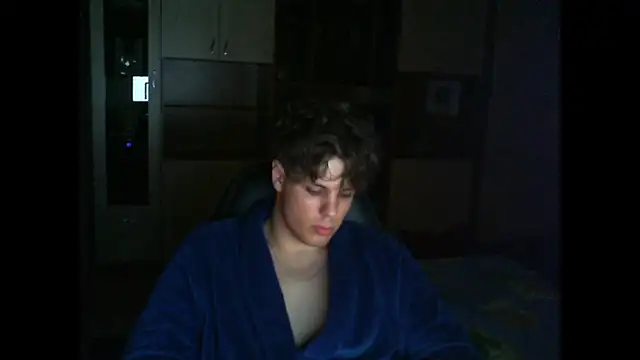 GymGuy0505 online show from January 6, 10:47 pm