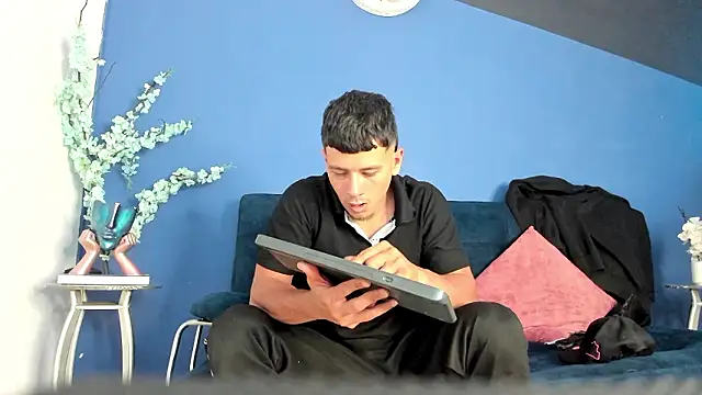 MagnusKnight  online show from February 16, 6:17 pm