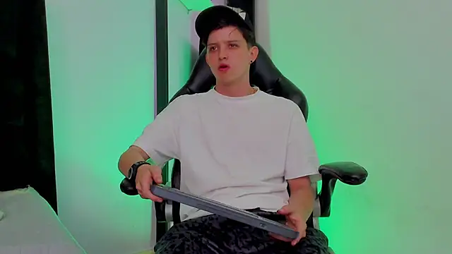 sebastamayo  online show from April 24, 1:13 pm