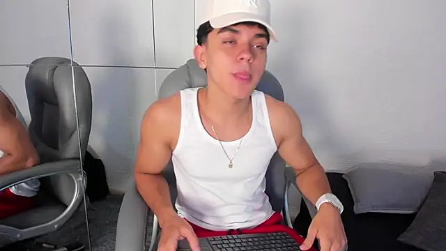  TaylorBlack online show from April 13, 11:55 am