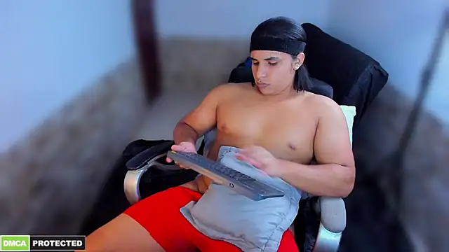 latinboyfit online show from February 6, 3:25 am