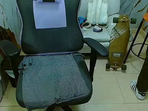 Boy tatto77 online show from April 1, 12:07 pm