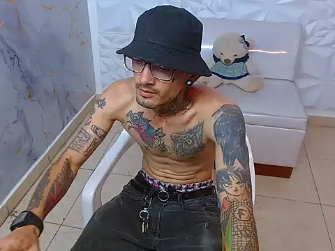 Boy tatto77 online show from March 20, 1:15 pm