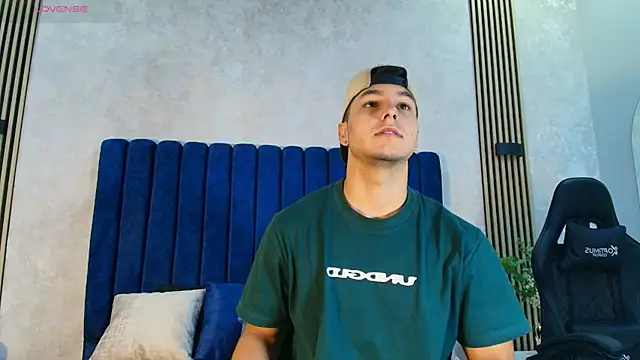 Noah Clarkk online show from May 18, 5:39 pm
