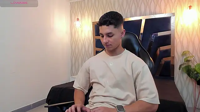 Noah Clarkk online show from April 30, 5:31 pm