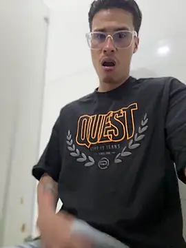 Latin Paisa Boy online show from April 11, 7:06 pm