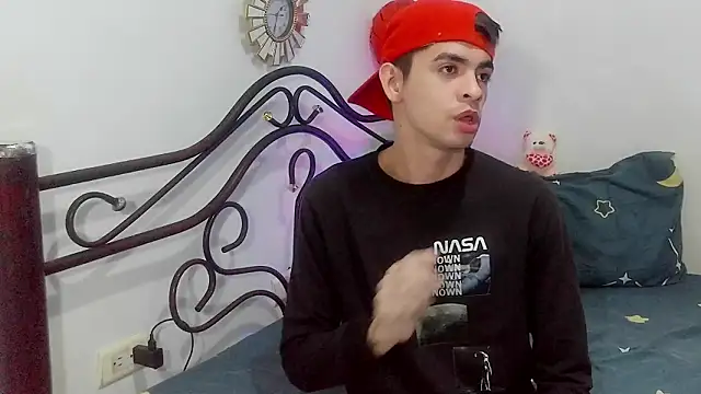 nico22love online show from February 27, 10:20 pm