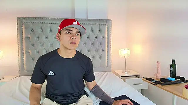 Jaden and sofia online show from January 18, 11:56 am