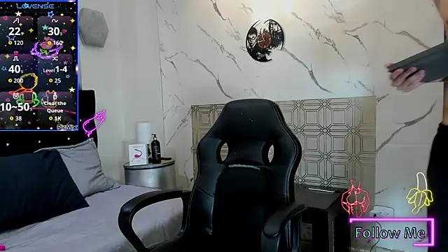 asher lux online show from April 9, 8:04 pm