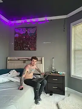 Derrick7799 online show from April 28, 9:30 pm