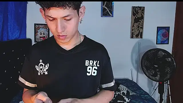 yorsamm smit online show from March 8, 3:10 am