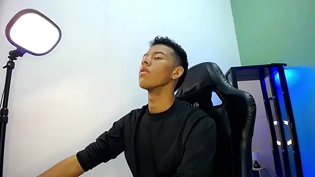 Tupac D online show from January 8, 4:50 am