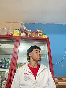 lzinho9153 online show from April 10, 4:36 pm