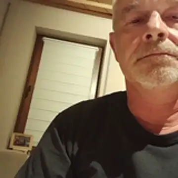 DonnyBonny1807 online show from July 3, 9:39 pm