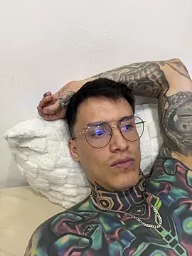 Chrissblack online show from March 12, 3:58 am