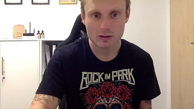 Fitlover1994 online show from January 8, 2:55 pm