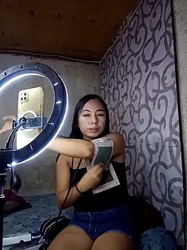 HotcutieJulia online show from January 16, 5:59 pm