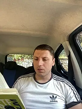 allee2206 online show from April 9, 7:47 am