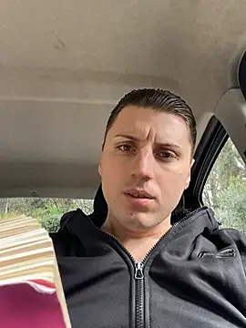 allee2206 online show from April 2, 9:06 am