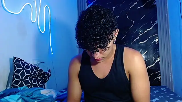 jamescurly00 online show from March 13, 8:00 am