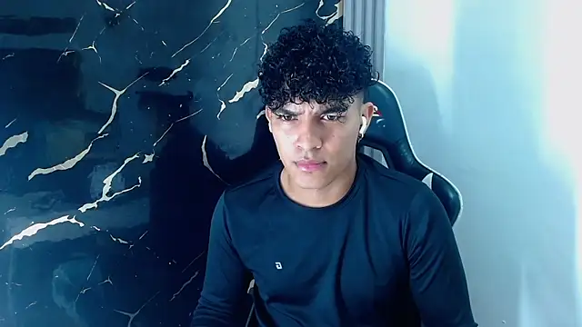 jamescurly00 online show from February 4, 7:14 am