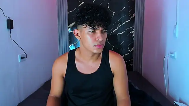 jamescurly00 online show from February 5, 8:54 am