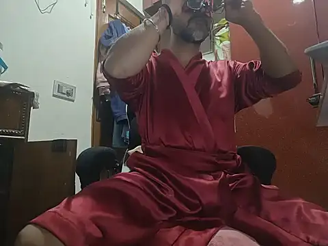 Love Sweat5 online show from February 13, 7:08 pm