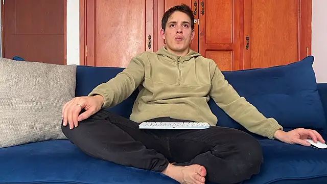 Enzho liam online show from February 16, 3:43 pm