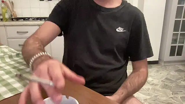 Al0neB0y01 online show from January 7, 9:09 pm