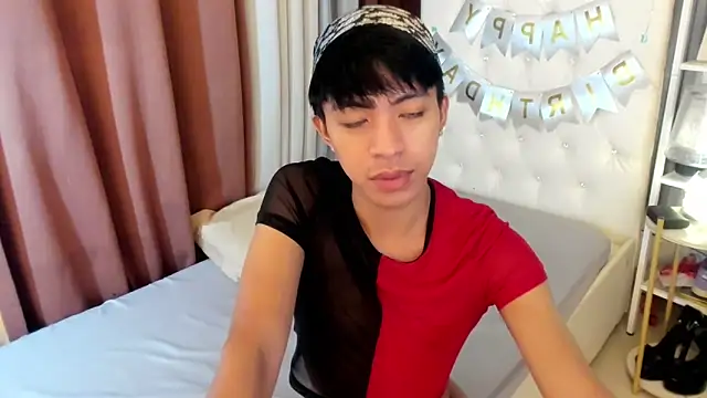 davincihugecock online show from May 12, 8:17 pm
