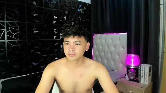 davincihugecock online show from February 2, 6:01 am