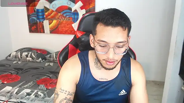 EvanVelvet online show from March 2, 11:01 pm