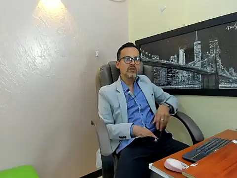 Oswalldo   online show from March 10, 12:11 pm