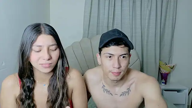 ScarlettAndLucas online show from May 31, 4:57 am