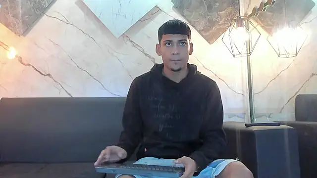 Snapshot of ALEX_KEITH26 chatting on June 12, 11:41 am ALEX KEITH26 online show from June 12, 11:41 am